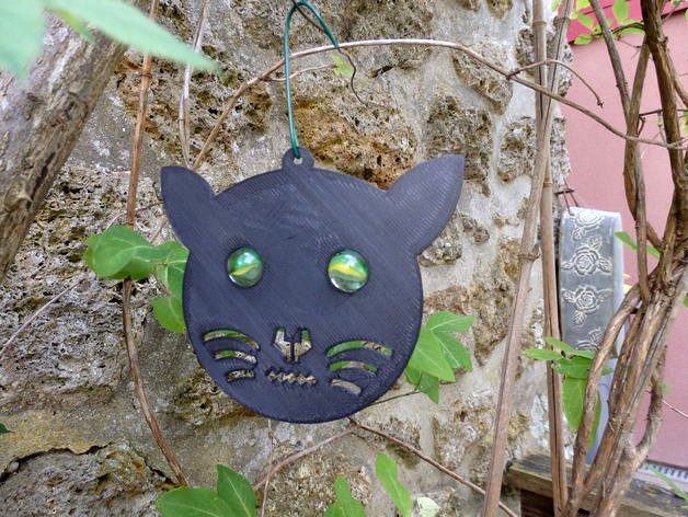Cat head scarer / Tete de chat effaroucheur by boxplyer