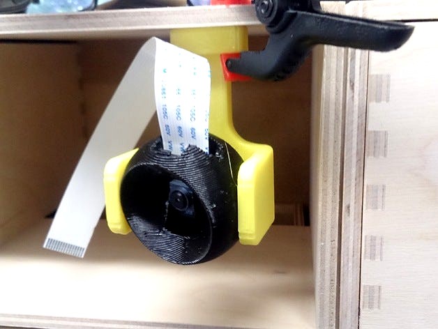 Pi camera holder by wezze