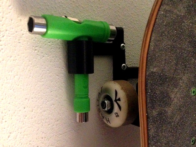 Skateboard wall hanger  by jappie