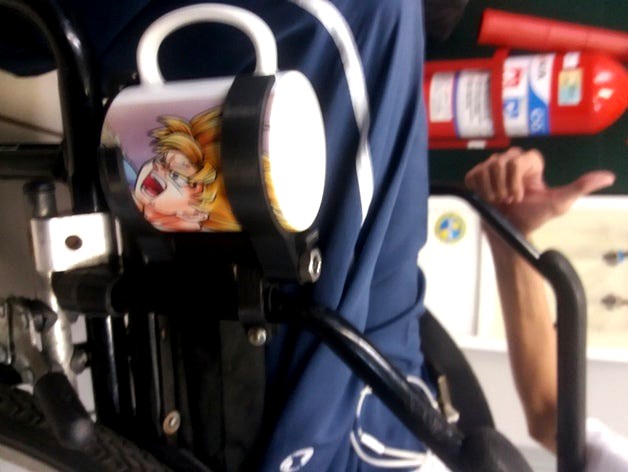 Cup holder by joaohidaka