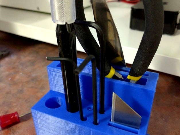 Tool Holder by tnbk00