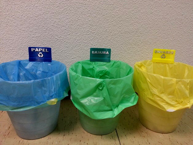 Recycling Signs For Standard Trash Can (In Spanish) by protoidea