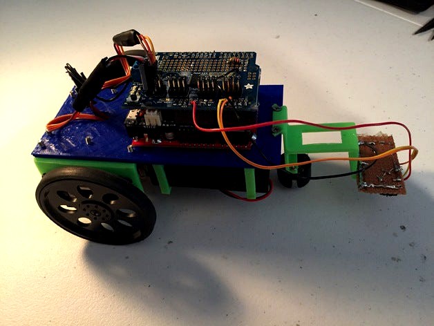 Simple 3D Printed Arduino Based Robot by andrewbevelhymer model