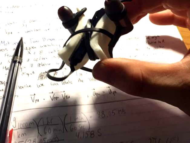 Bluetooth headphone holder by Wilkoski13