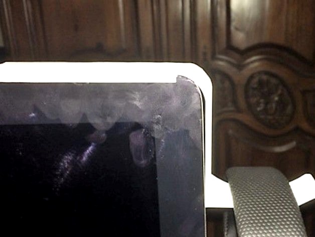 iMac 2013 Headphone Hanger by newtechnology