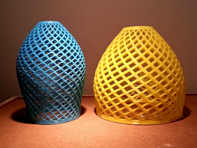 Shapeshifter lampshade (***redesigned for no support printing) by vasilyd