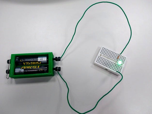 Parameterized battery pack with contacts (m4 screws and nuts) by LuisDUgena