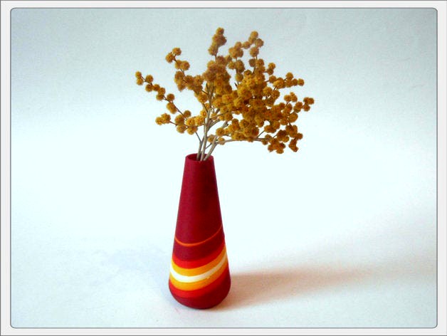 Red vase by TanyaAkinora