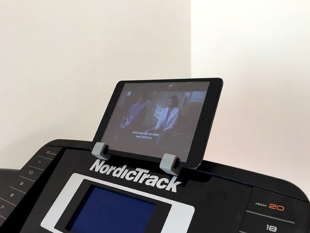 iPad adaptator for Norditrack C300 treadmill by Thedarwin