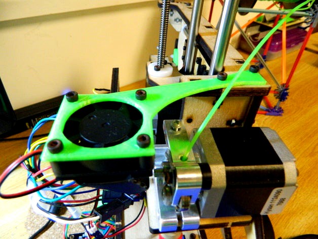 Printrbot Simple 1401 - Fan Holder for Preheating Problems by astemoi