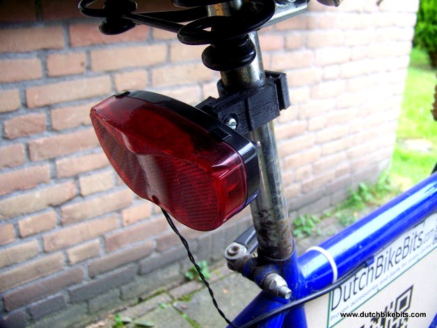 Seatpost mounting bracket for rack mount bicycle lights by davidhembrow