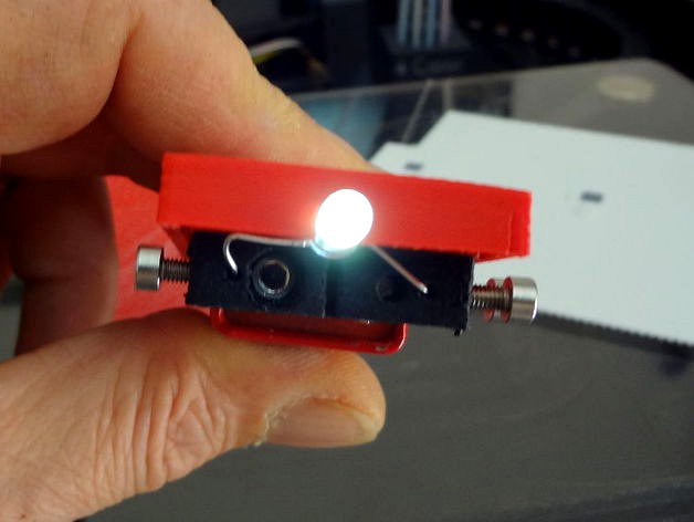 9V Torch with a single led - Conductive Abs experiment by Immaginaecrea
