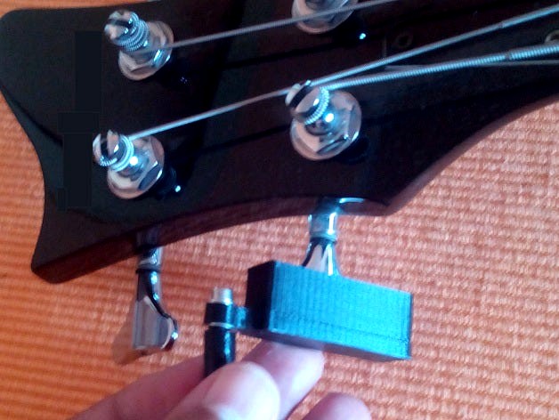 Electric Bass String Winder by albertom