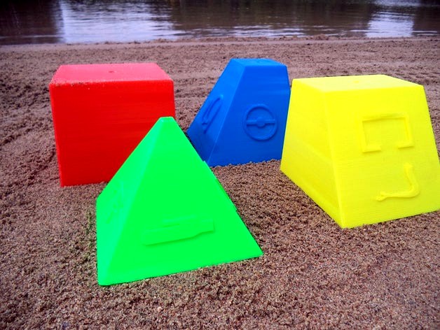 Pyramid Sandcastle by 3dprintclub