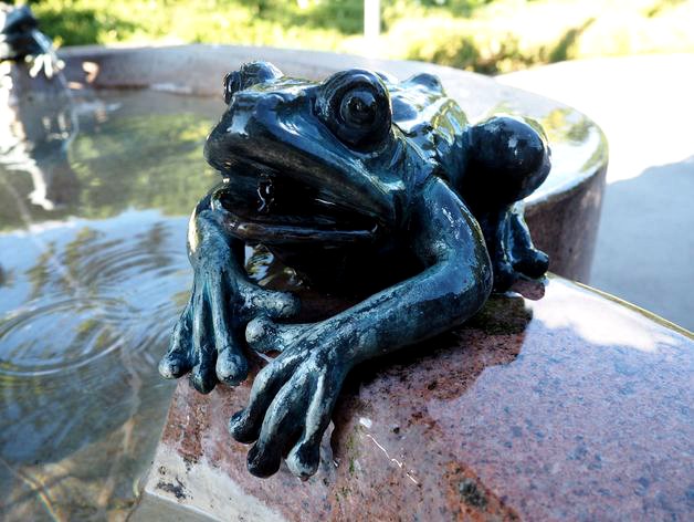 Frog from the fountain of Victor Tilgner by marlene_bla