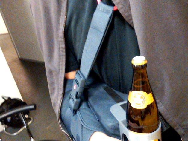 Beer bottle holder  by rammsteini
