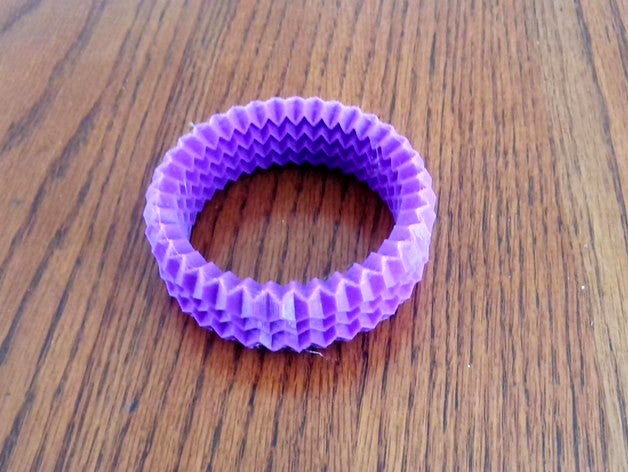 Folded Polyhedral Torus 7 by wwebber