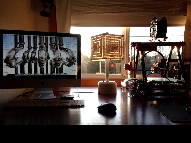 Box-e RGB LED Desk Lamp by PKitz