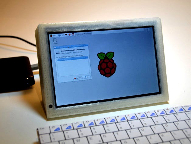 7" Multimedia desktop station with integrated USB hub (1920x1080 Touchscreen + Raspberry Pi B+/2) by Karmarag