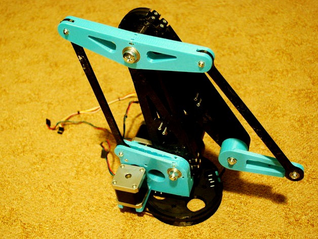 Robotic arm "Cpt. Hook" by thorgal