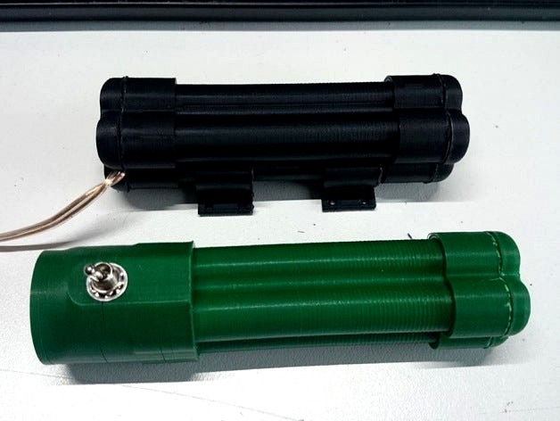 12v LED Flashlight / Battery Pack by Dranoweb