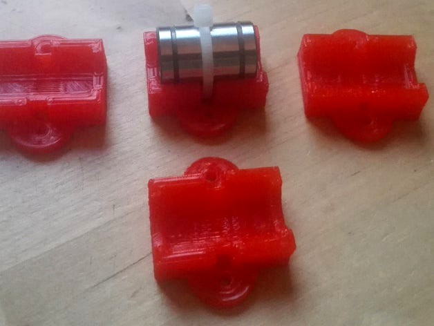 Simple LM8UU-Holder by sandfrog