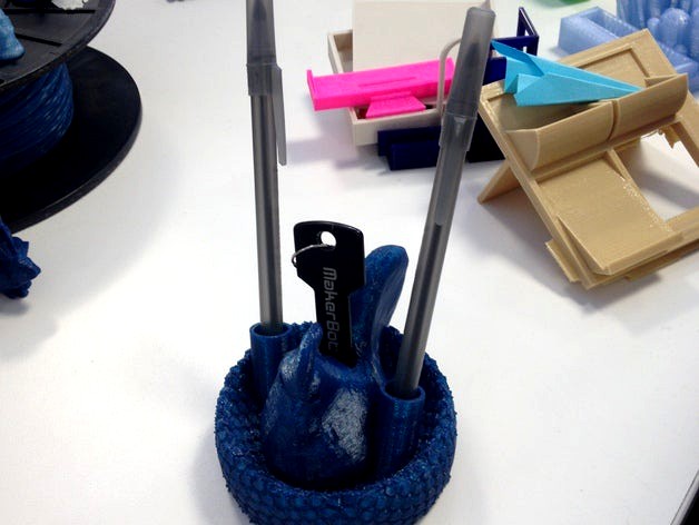 Nesting Chicken Desk Organizer by MakerBotLearning