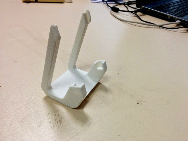 Nexus 5 phone stand by dgeral