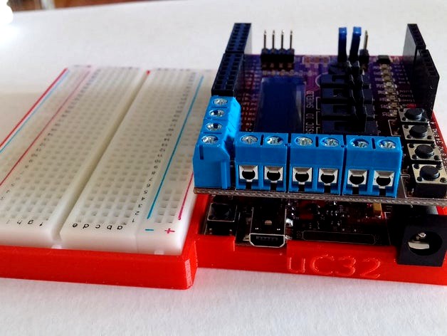 Digilent uC32 Chipkit and Breadboard Holder by _MF