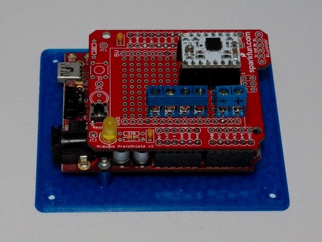 Mounting plate for Arduino UNO/Duemilanove/Diecimila by ctheroux