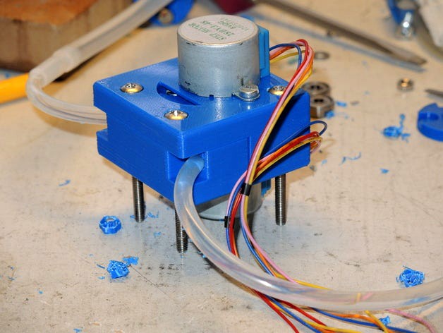 Low cost peristaltic pump by Ralf