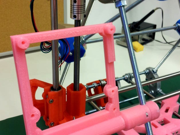 Mounting for the 12864 LCD Controlpanel (likewise Sainsmart LCD 2004) by db3jhf