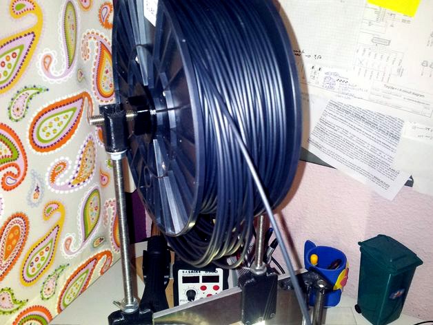 Spool holder for Prusa i3 with 6mm frame (without bearings) by villamany