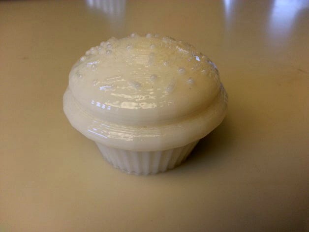 Glossy cupcake by robertkyu