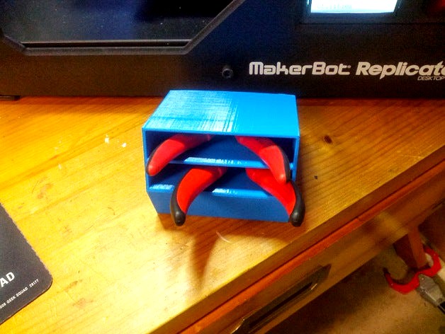 plier holder by kwoeltje