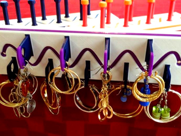 Earring Rack by brackett27