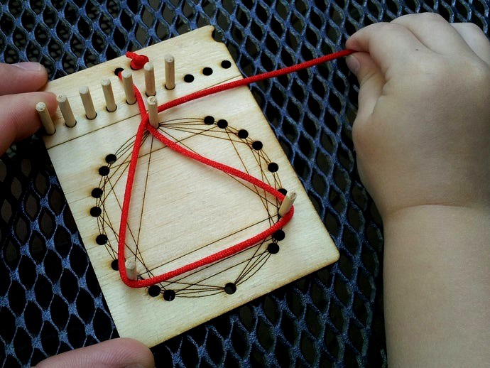 Plane Shape Peg Board by AtomKemp