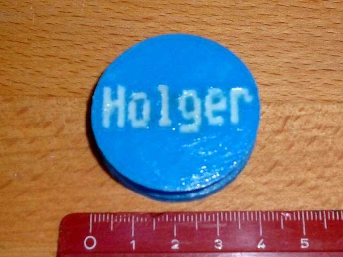 Named Magnet (OpenScad, Two Color Print) by holgero