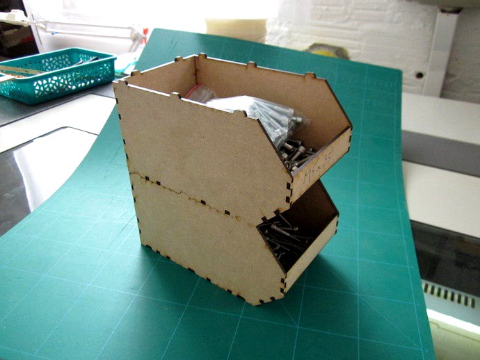 Linbin Screwless Borderless Stackable Labelable by teil3