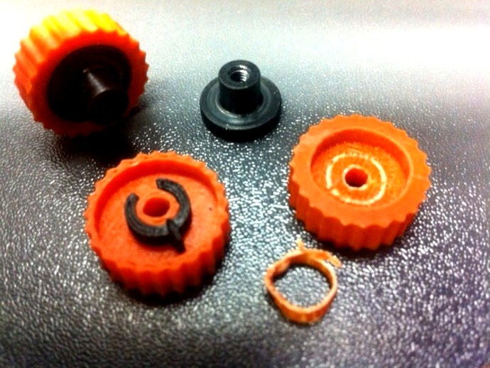 Replicator 2x Upgrade: Indexable Print Bed Leveling Nobs by tyleryoungblood