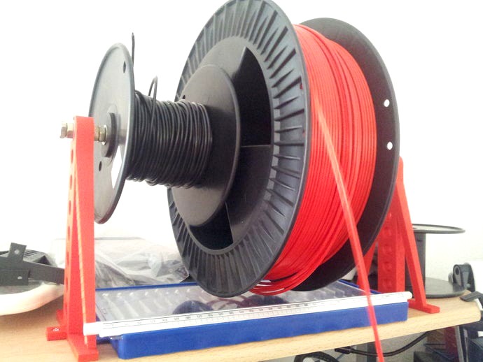 Universal spool mount for small and big spools by benbois