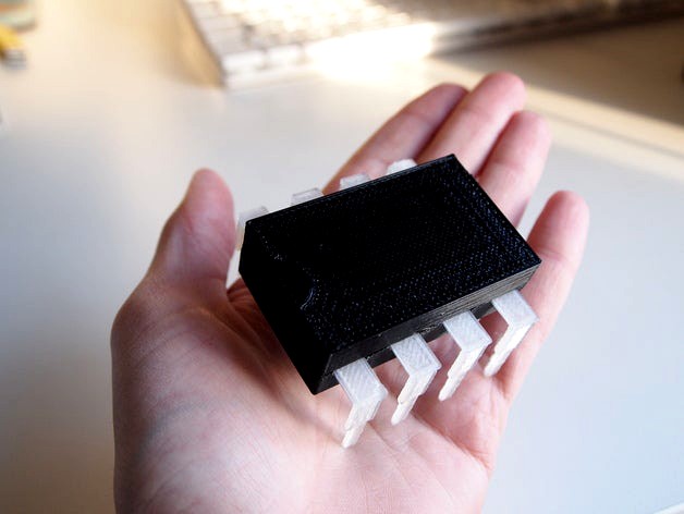 Basic 555 Timer Model by uksi