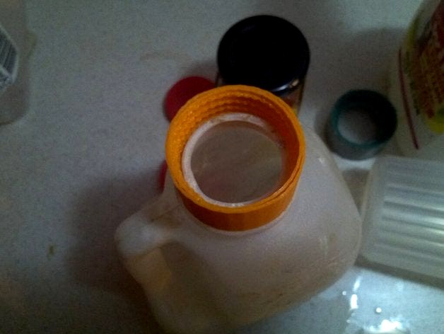 Screw-on collar for milk jug funnels by pozorvlak