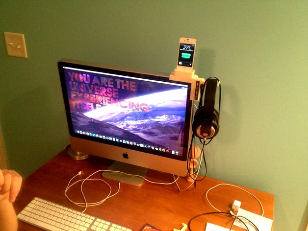 Headphone stand, iPhone dock, USB hub, and headphone jack. by QuentinT