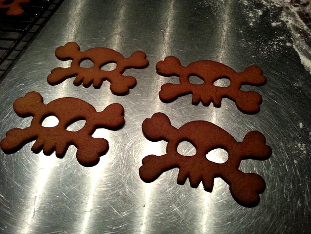 Jolly roger cookie cutter by barspin
