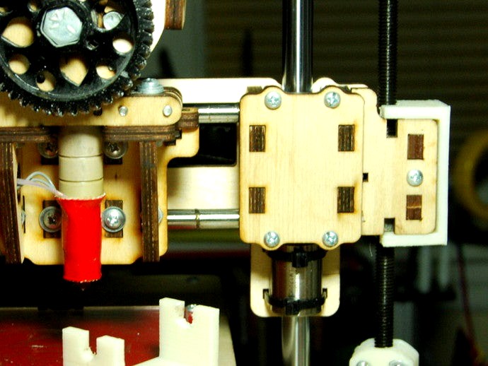 Printrbot+ Nutkeepr by DonaldJ