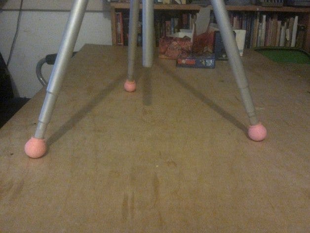 Tripod Foot by -daniel-