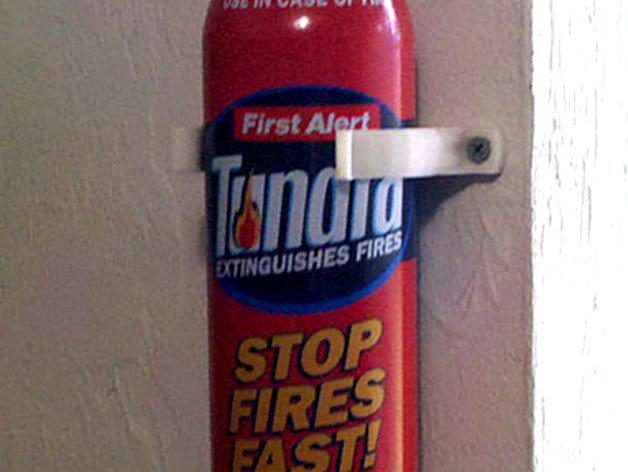 Spray Can Wall Mount (for fire extinguisher) by kitsu