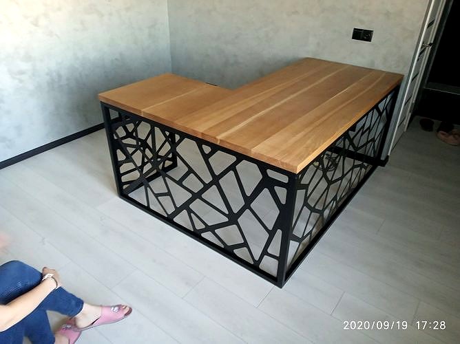 Cobweb table