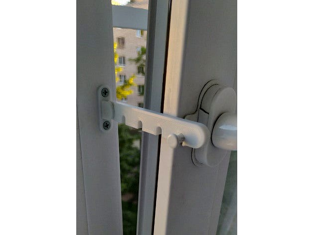Holder for a plastic window + source model by helldar